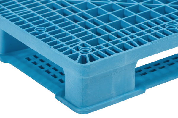 Blue ProGenic plastic pallet with 6" lip close up of stackable leg
